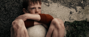 John Joe McNeill dans le rôle de Mickybo