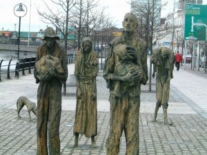 irlande-histoire-famine-statue