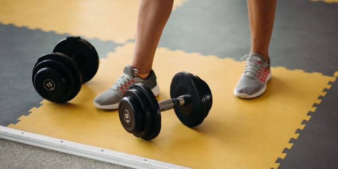 Aménager un espace sport chez soi sans travaux